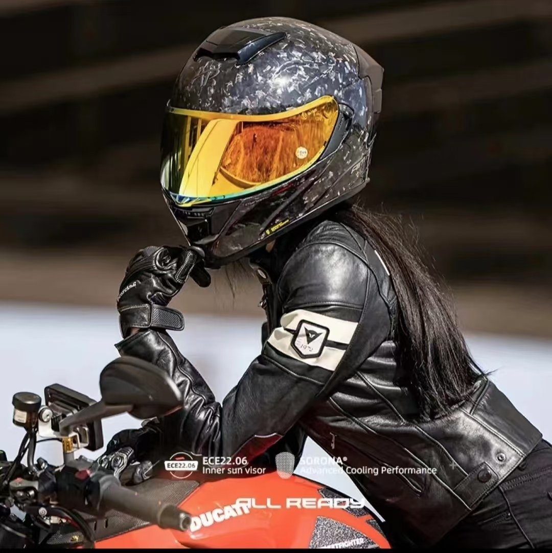 Casco de motocicleta de fibra  - Carbon Fiber Lightweight Motorcycle Helmet reseña y precio